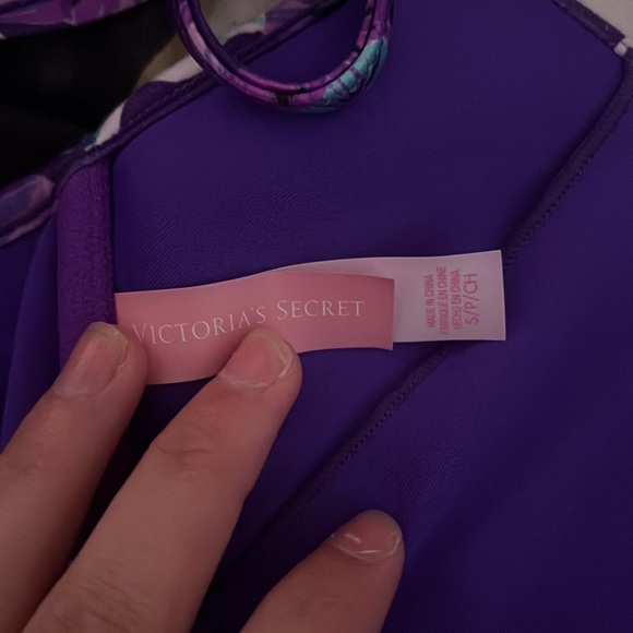 A set Victoria Secret. The top 89.00 and bottom 85.00 paid 160 for them both. - Picture 4 of 8